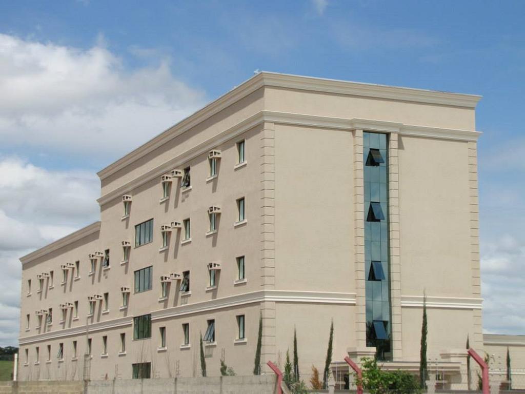 Class Hotel Pouso Alegre Exterior foto